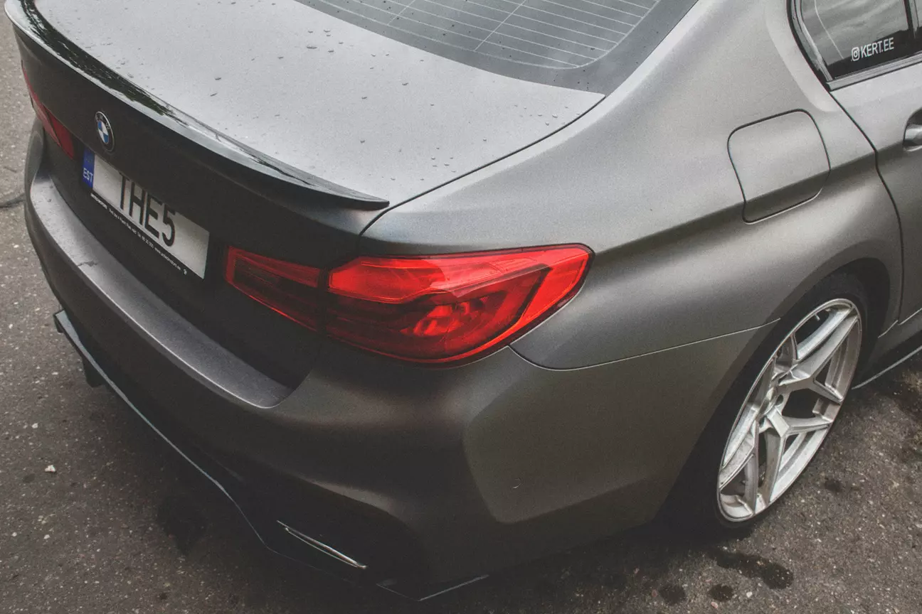 Car insurance hero image 3